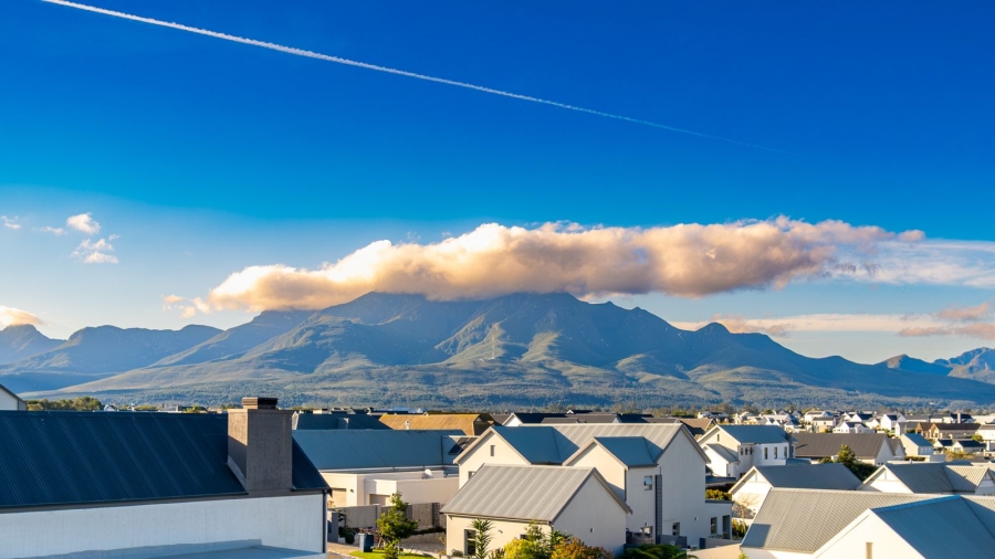 0 Bedroom Property for Sale in Kingswood Golf Estate Western Cape